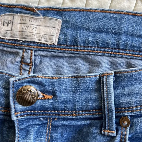 Free People Ankle Jeans Stretch Denim Pants (size 29. Fits like a size 8) - Picture 2 of 4